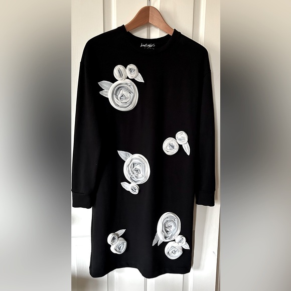Lord & Taylor Dresses & Skirts - Lord n Taylor Black Flirty and Floral Sweatshirt Dress- Sz XS
